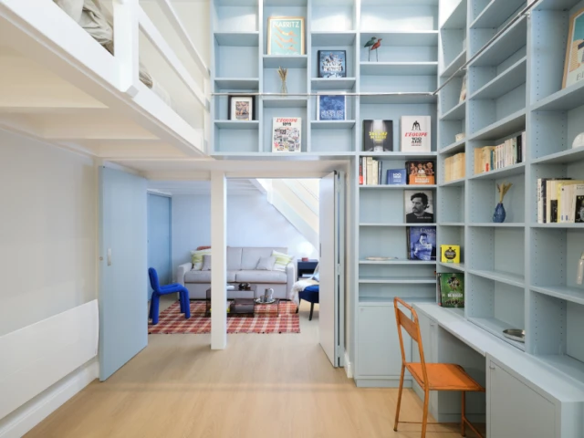 Après : Une bibliothèque qui ne passe pas inaperçue