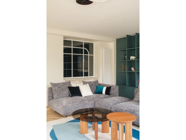 Vue sur le salon télé 