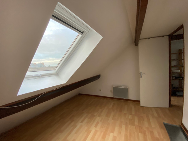 Avant : une chambre sans charme