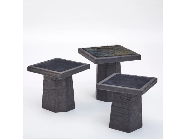 Des tables gigognes authentiques 