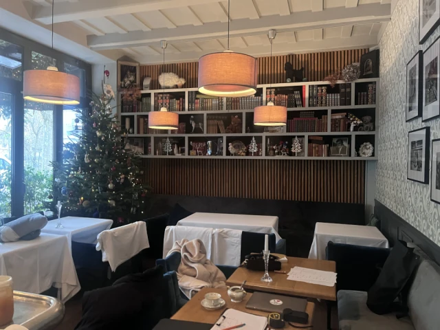 La salle principale avant la r&eacute;novation 