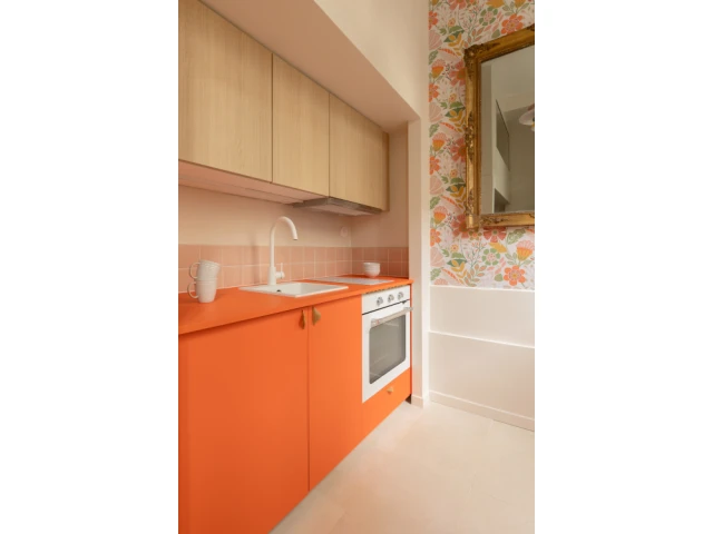 Une cuisine pleine de peps sous la mezzanine  - La nouvelle cuisine 