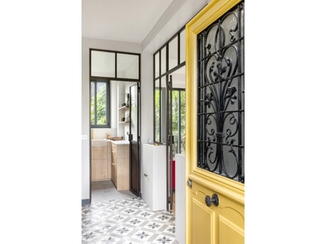 Aur&eacute;lie Taravella, Vieni Qua Studio 