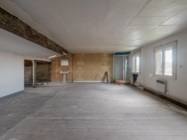 La cuisine avant la r&eacute;novation 