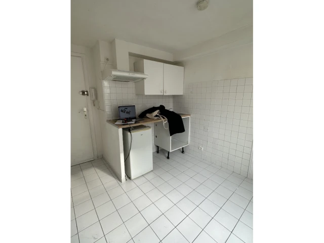 La cuisine avant la r&eacute;novation 