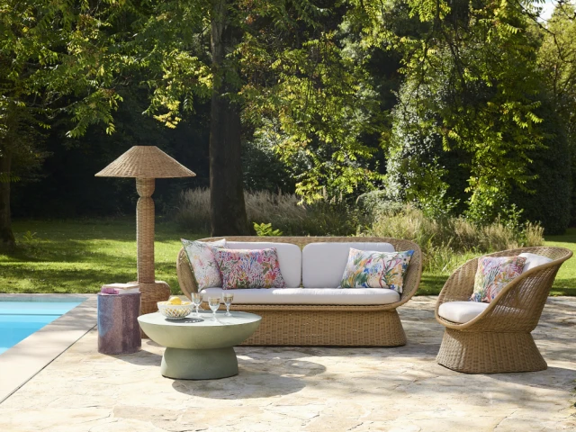 Salon de jardin Hilaya et lampe Asma