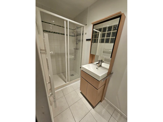 La salle de bain avant les travaux 