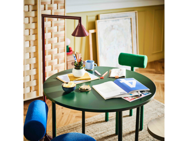 Des tables et des chaises color&eacute;es - Ikea PS 2026 