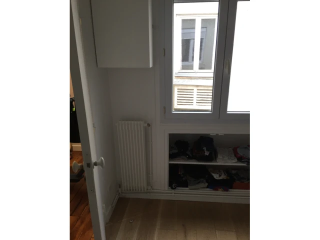 Une chambrette sans caract&egrave;re  - La chambre avant les travaux 