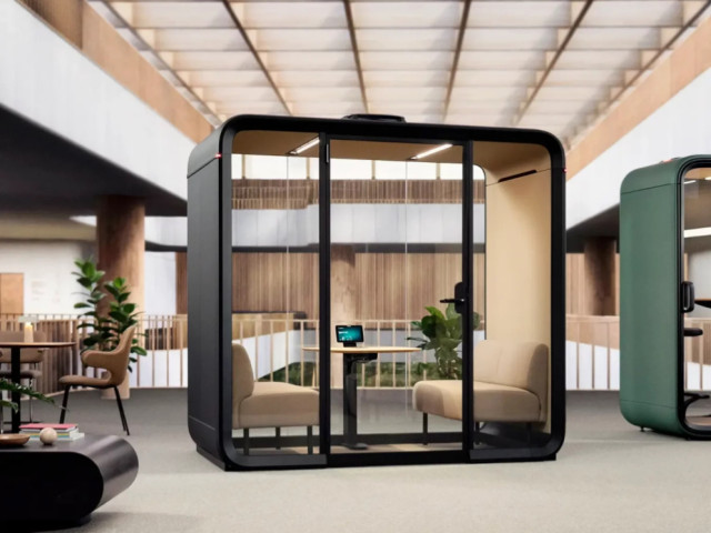 Cabine acoustique Framery Four dans un open space