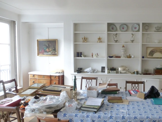 De pi&egrave;ce de r&eacute;ception &agrave; espace familial - L'ancienne salle &agrave; manger 