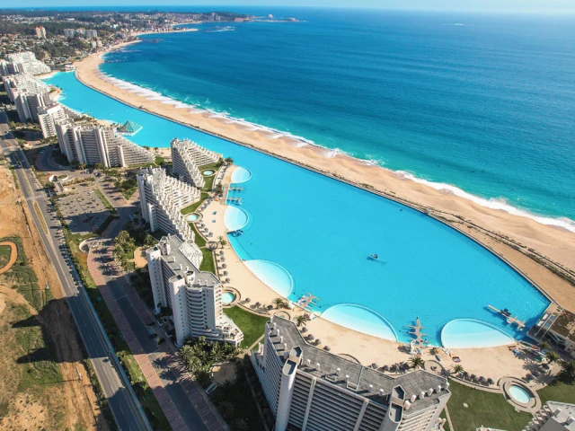 A San Alfonso del Mar, au Chili, la lagune artificielle se navigue en voilier.