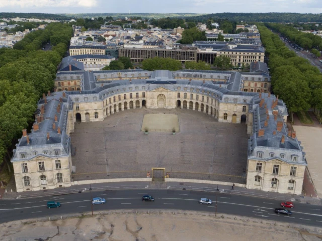 Versailles grande &eacute;curie