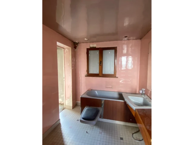 L'ancienne salle de bain 