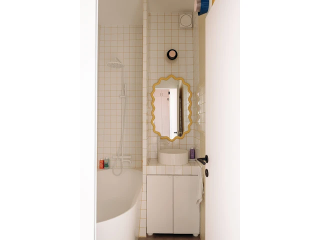 La salle de bains s'&eacute;tend seulement sur 5 m&sup2;. 