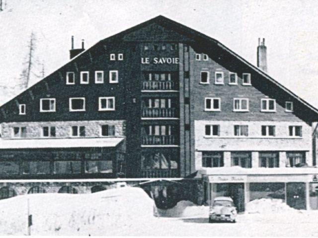 L'hôtel Le Savoie a été construit en 1937.