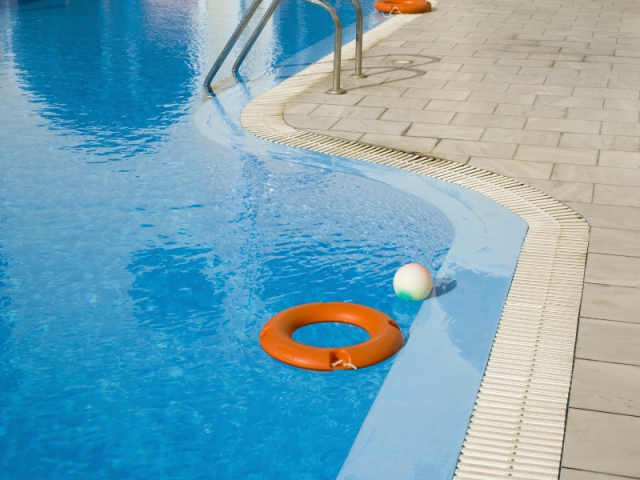 Piscine : les solutions pour sécuriser son bassin - Distripool