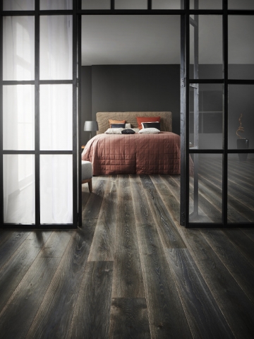 Un parquet noir intense pour la chambre