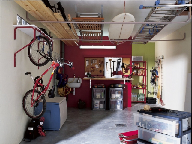 Des solutions pour aménager intelligement son garage et gagner de la place