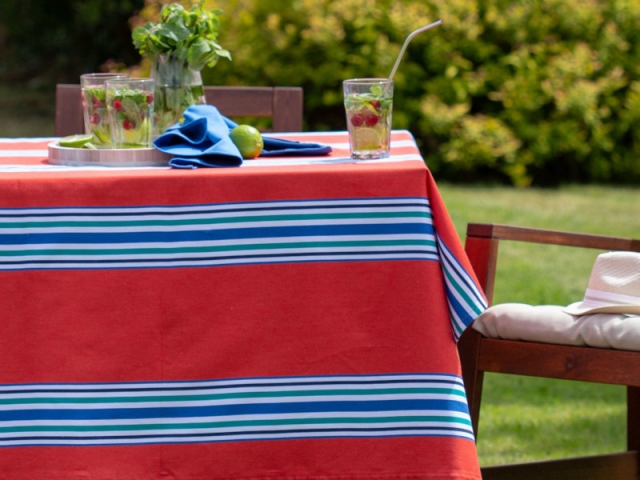 Nappe de table de la collection "Archives" pour les 100 ans de Maison Moutet 