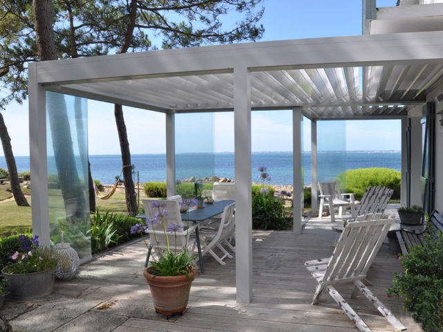 Améliorer le confort d'une pergola bioclimatique