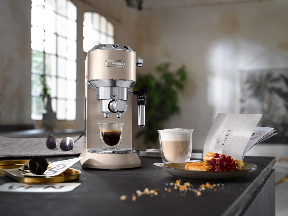 Machine à café Dedica Barista EC 795, De'Longhi, prix : 299,99 &euro;