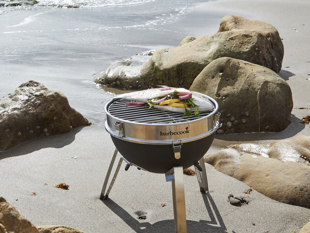 Un petit barbecue rond et nomade