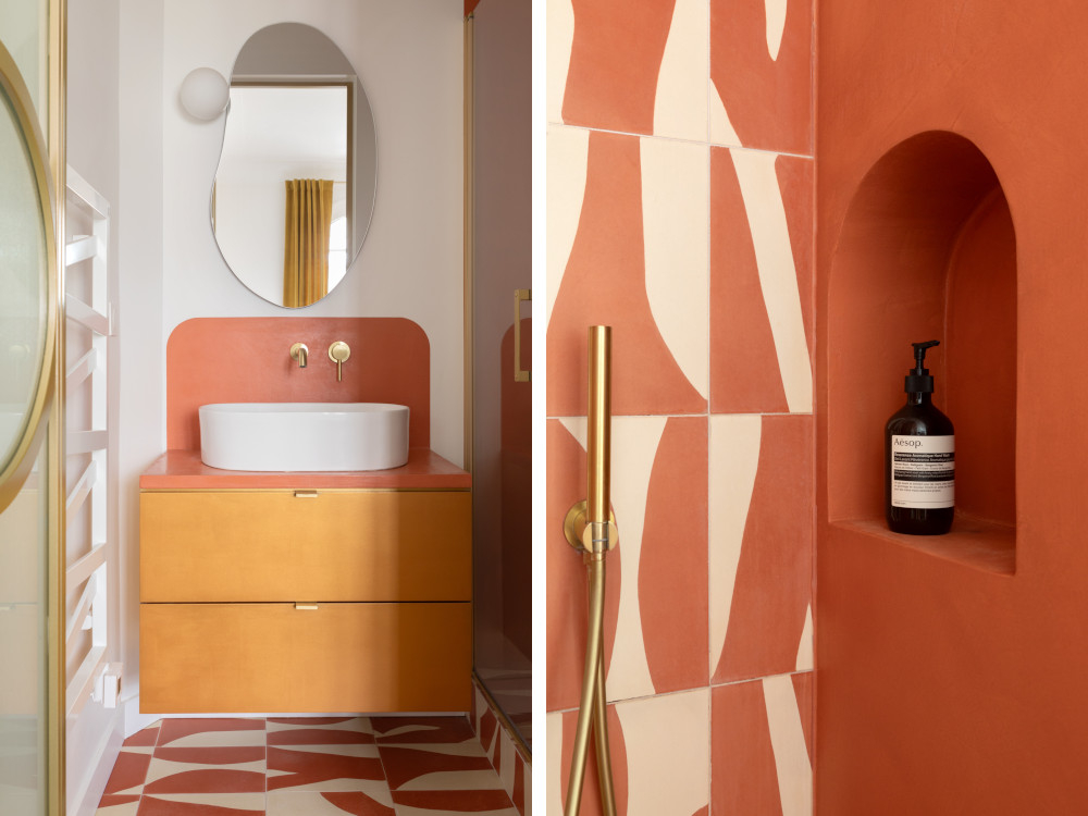 Pour la salle de bain, Charlotte Féquet a associé les carreaux de ciment et le béton ciré