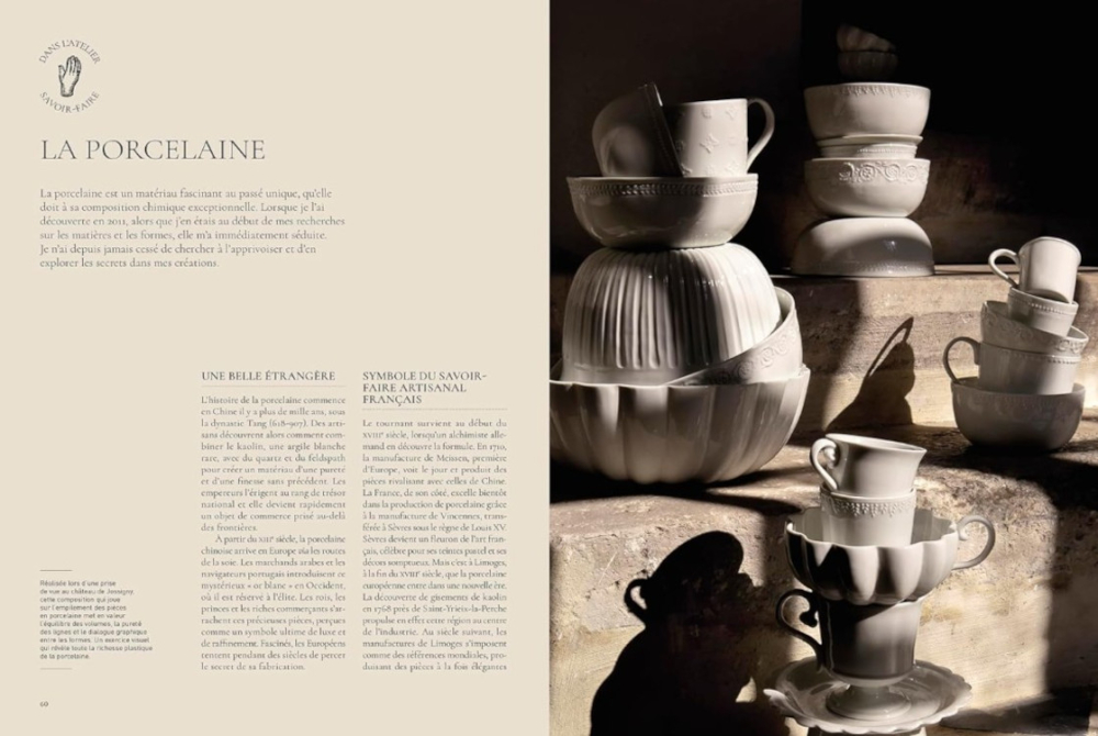 La porcelaine, un des matériaux privilégiés par Alix D. Reynis pour ses créations