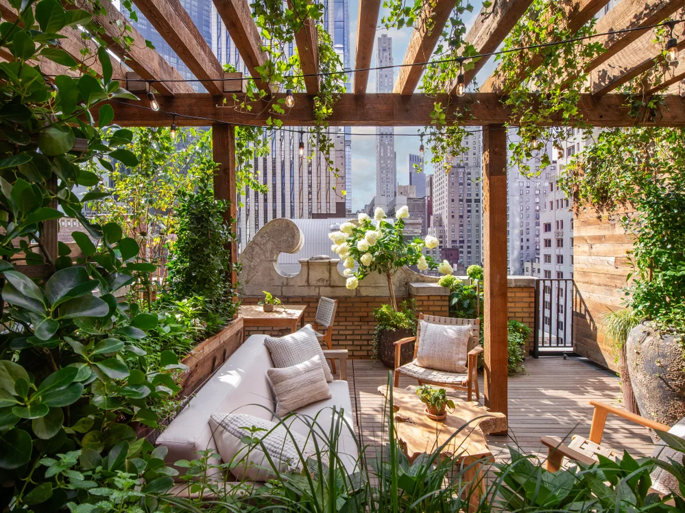 Le 1 Hotel Central Park est paré de 36.000 plantes de lierre - New York, États-Unis