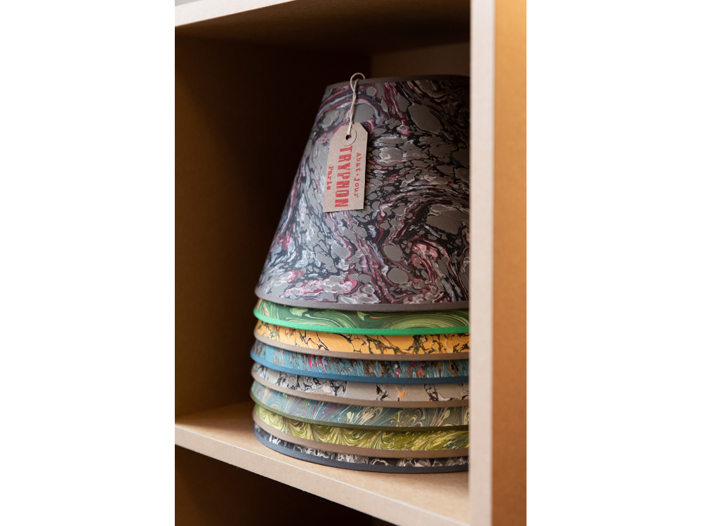 Abat-jours en papier marbr&eacute; &agrave; la cuve 