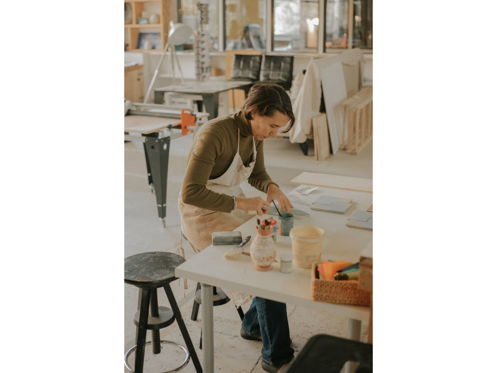 Sonja de Monchy dans son atelier