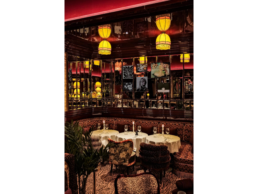 Le restaurant Mondaine, à Istanbul, imaginé pour Paris Society dans un ancien chantier naval réinventé