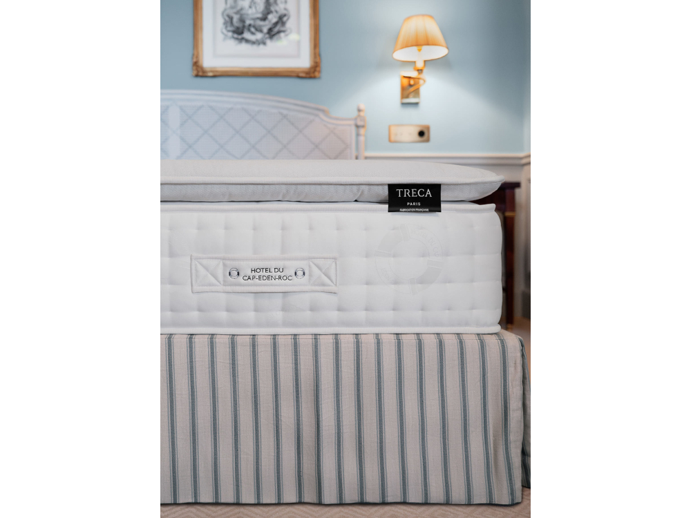 Un matelas Tréca garni du feutre issu du linge recyclé de l'Hôtel du Cap-Eden-Roc.
