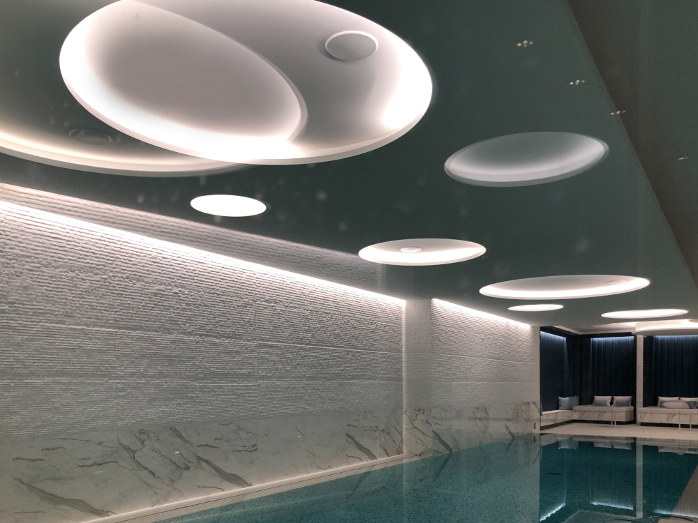 Le spa de l'hôtel The Woodward, à Genève. Conception lumière : Akari-Lisa Ishii, I.C.O.N.