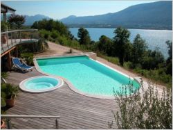 "Des piscines plus petites mais mieux &eacute;quip&eacute;es"