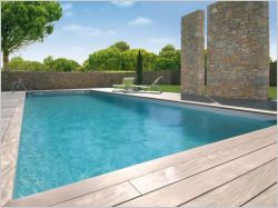 Une piscine enterr&eacute;e en cinq jours
