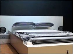 Un étrange lit qui se fait tout seul en 50 secondes !