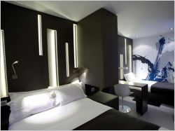 Paris/New-York dans un hôtel