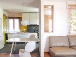 Un deux-pièces exigu devient un loft contemporain