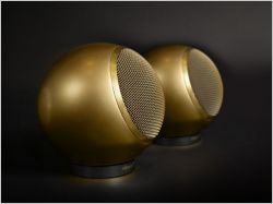 Douze enceintes design pour un Noël high-tech